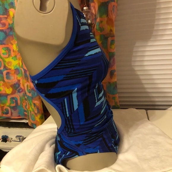 Speedo Endurance+ blue angles freeback swimsuit one piece - Picture 9 of 12